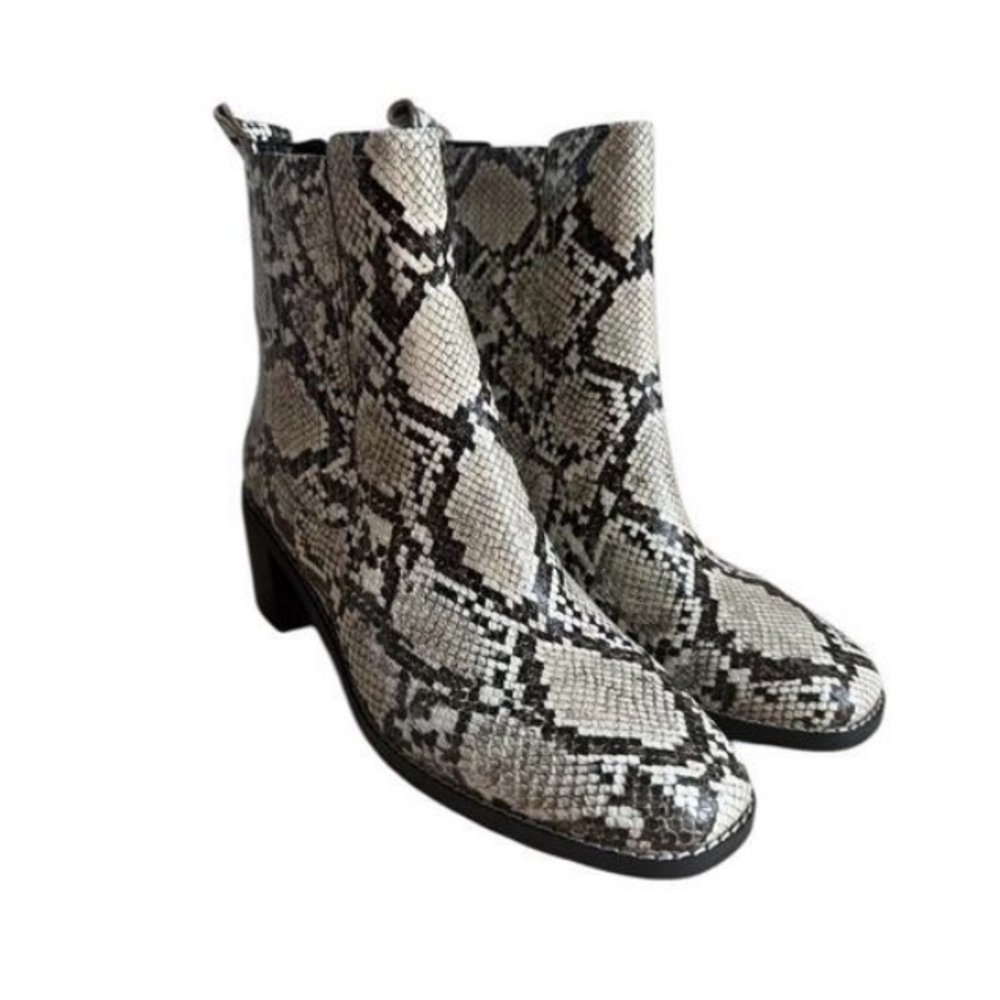 Nordstrom Women's Hazina Snake Print Leather Chelsea Boots Ivory